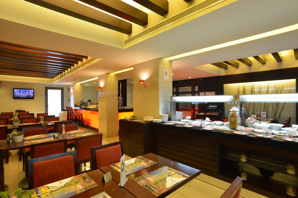 Coral Beirut Al Hamra Hotel מראה חיצוני תמונה
