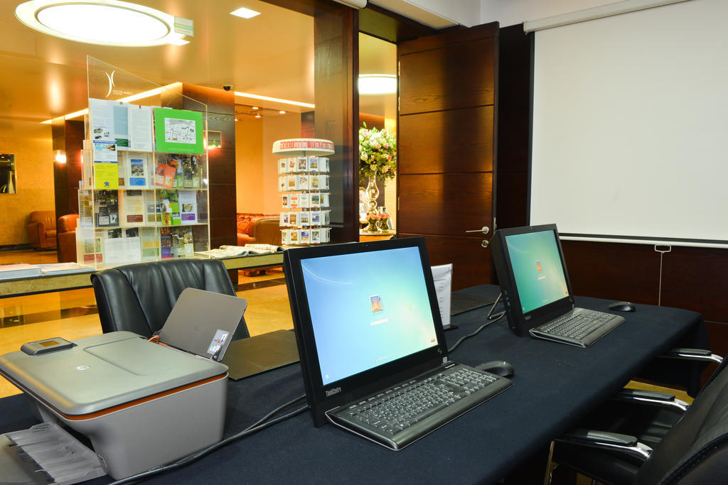 Coral Beirut Al Hamra Hotel מראה חיצוני תמונה